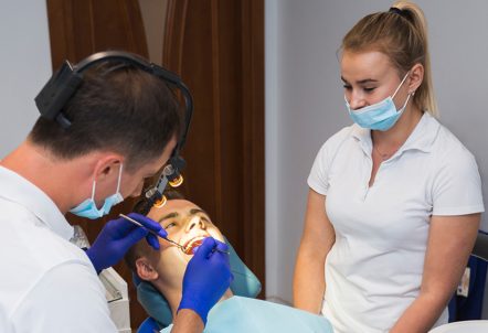 What-to-Expect-During-Your-Dental-Implant-Surgery-and-Recovery